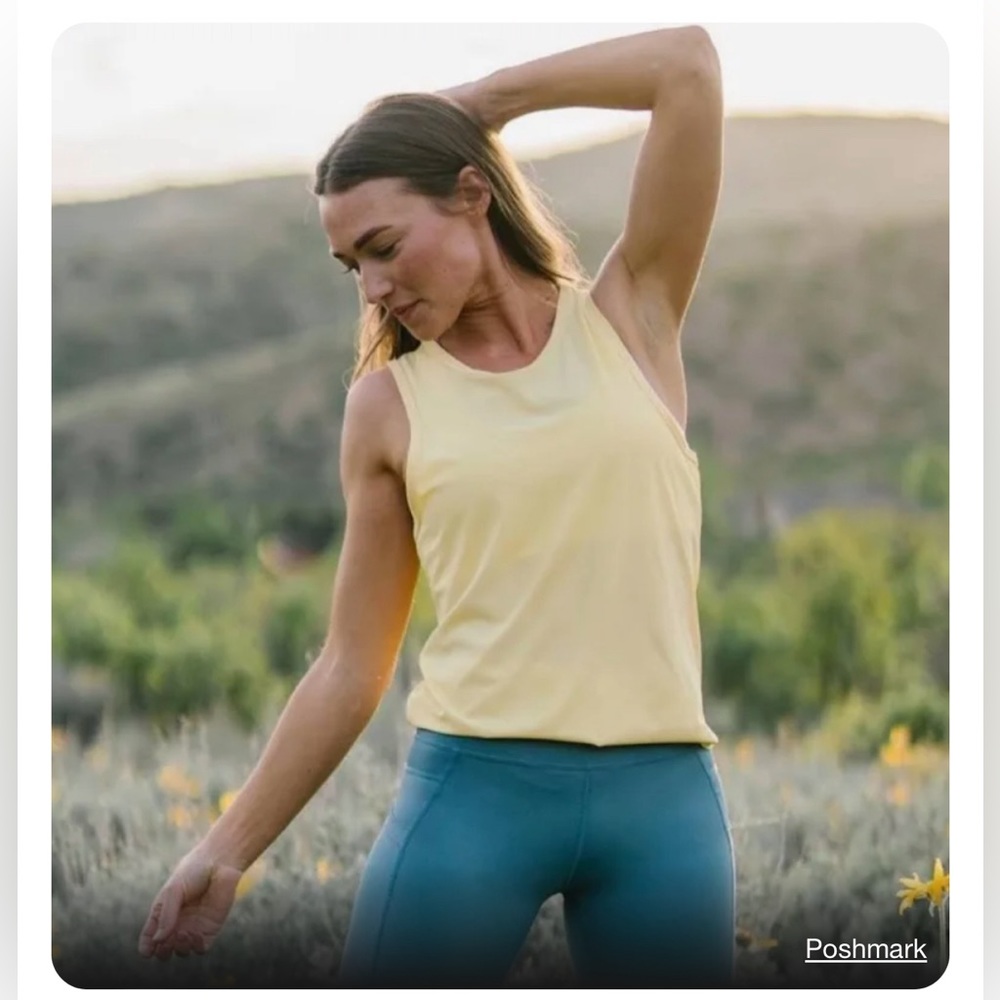 Zyia Active Yellow Ribbed Tank Top - Size Medium